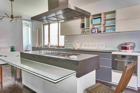 Old Apartment on Maoming S Rd with Huge Terrace 3bedroom 150sqm ¥45,000 PRY1040