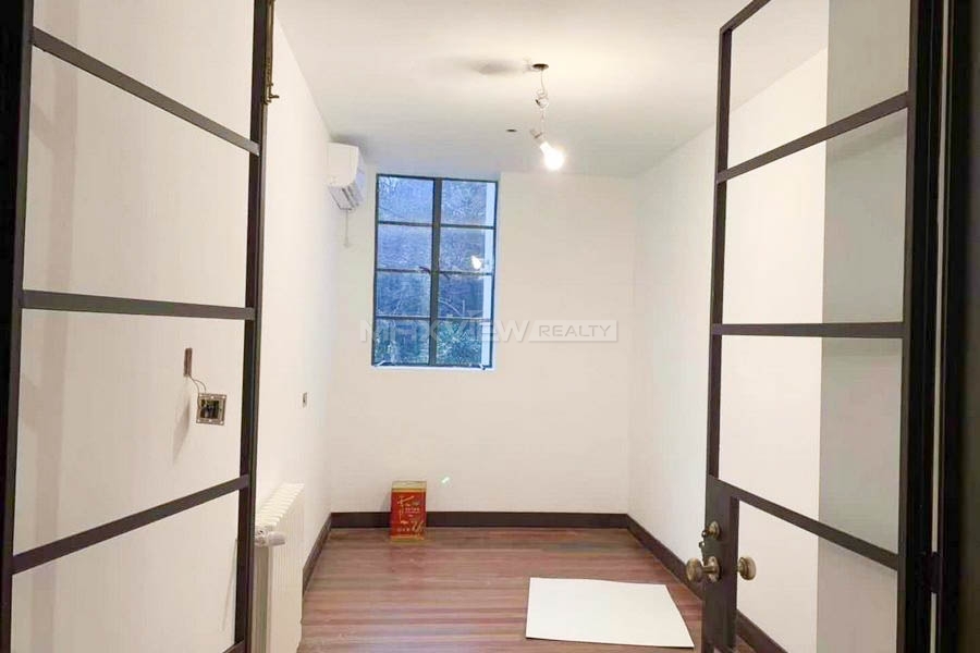 Old Apartment On Wulumuqi West Road 3bedroom 200sqm ¥49,000 PRS2405