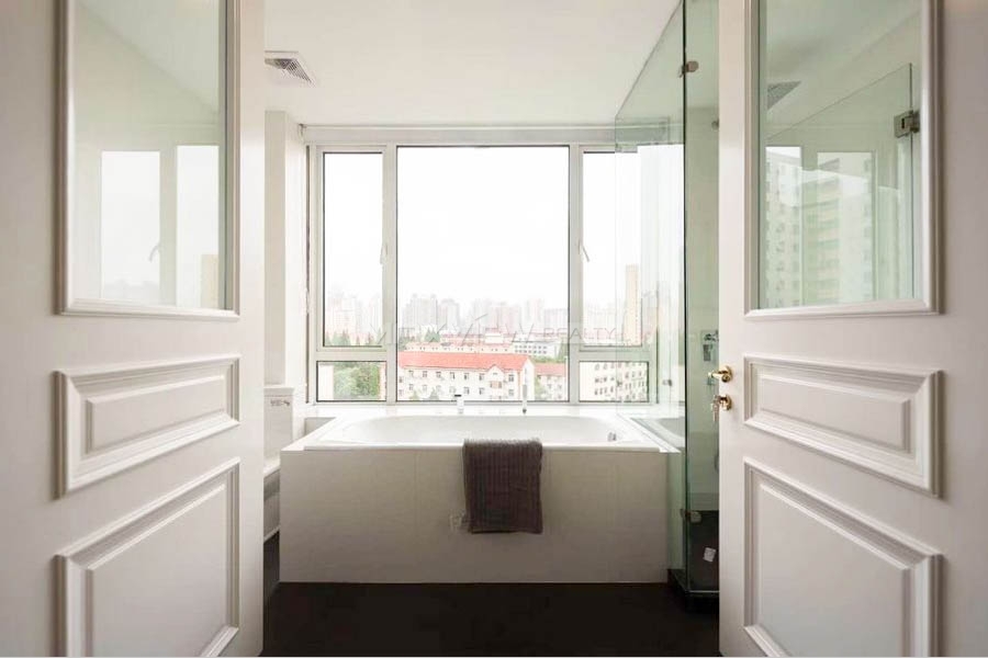 Old Apartment On Huaihai West  Road 4bedroom 186sqm ¥36,000 PRS3696