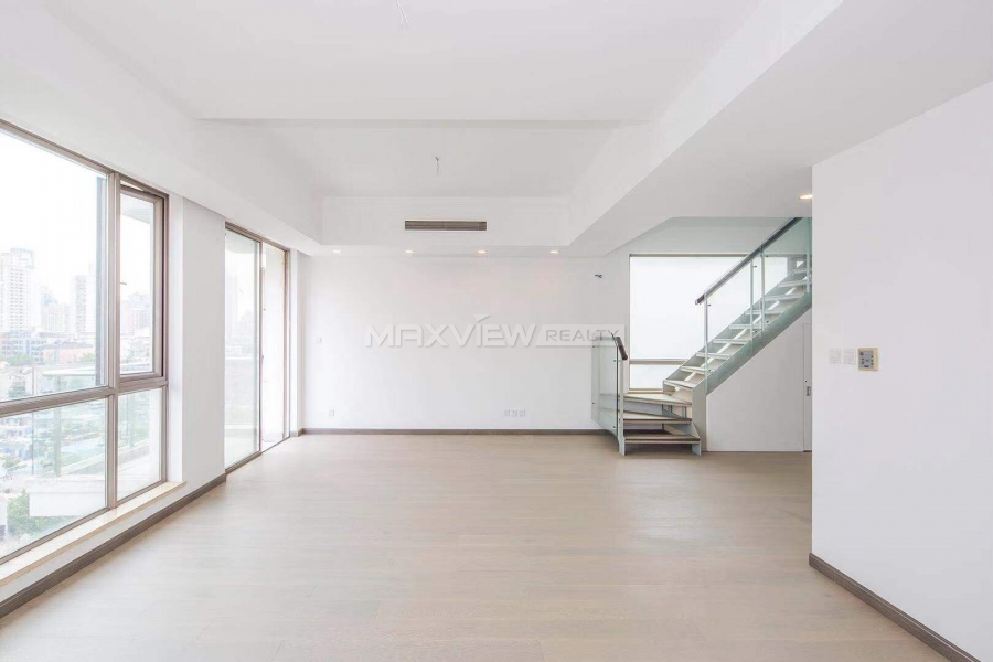Lakeville at Xintiandi penthouse with 80sqm roof terrace 3bedroom 215sqm ¥45,000 PRS16195
