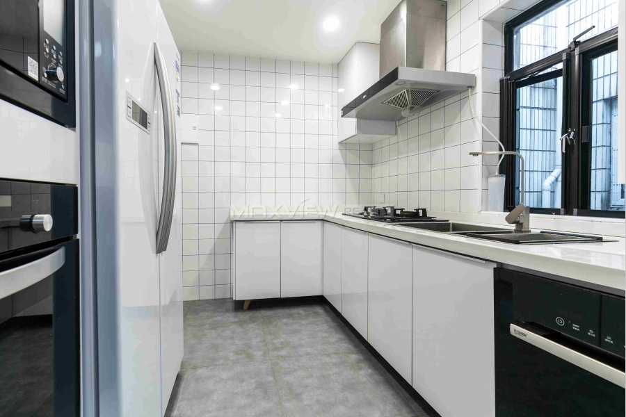 Newly renovated apartment in Grand Plaza with roof terrace 3bedroom 150sqm ¥33,800 PRY5003