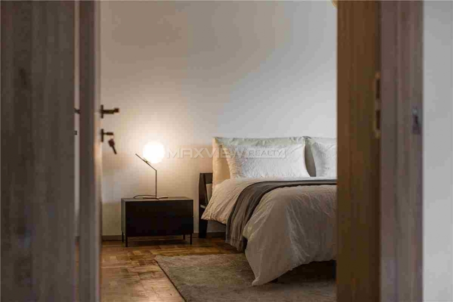 Apartment On Yandang Road 3bedroom 160sqm ¥38,000 WHJY056