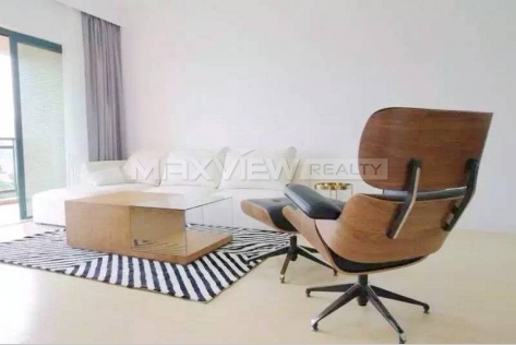 Rent Smart 4brs 170sqm Apartment in Yanlord Garden