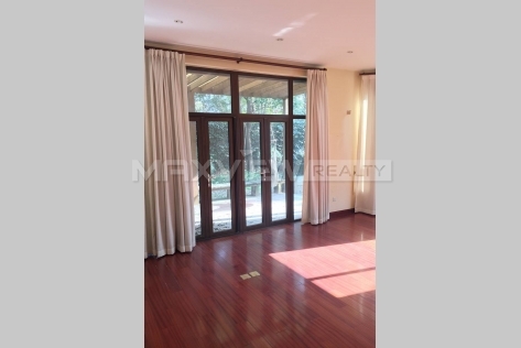Fantastic unfirnished apartment in Tiziano Villa for rent in shanghai