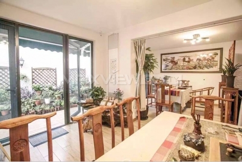 Rent Glamorous Old Apartment on Xinhua Road
