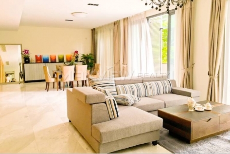 Pretty 3br 270sqm Lakeside Ville Rental in Shanghai