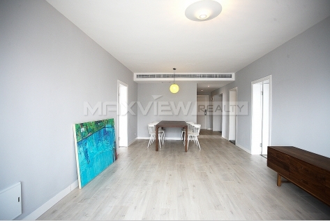 Newly renvated apartment for rent in Fuxing Garden