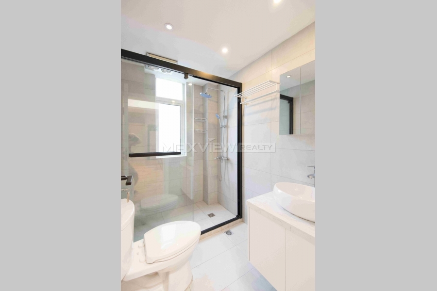 Newly renovated old apartment on Huashan Rd&nbsp;3bedroom&nbsp;180sqm&nbsp;&yen;35,800&nbsp;PRS5254