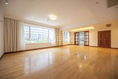 Skyline Mansion 3br 266sqm in Lujiazui