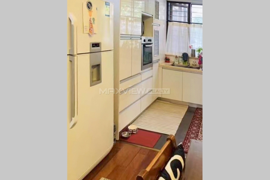Three bedroom apartment with private garden&nbsp;3bedroom&nbsp;137sqm&nbsp;&yen;18,000&nbsp;PRY5167