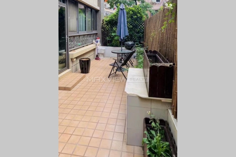 Three bedroom apartment with private garden&nbsp;3bedroom&nbsp;137sqm&nbsp;&yen;18,000&nbsp;PRY5167