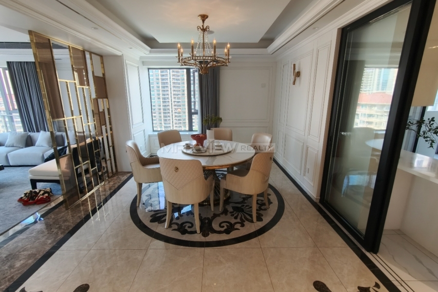 Summit Residence