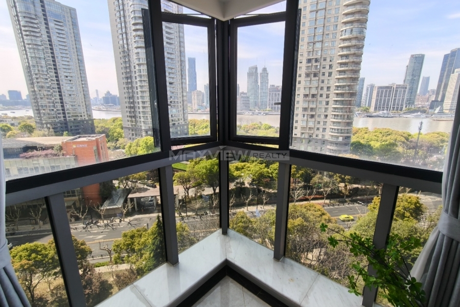 Summit Residence