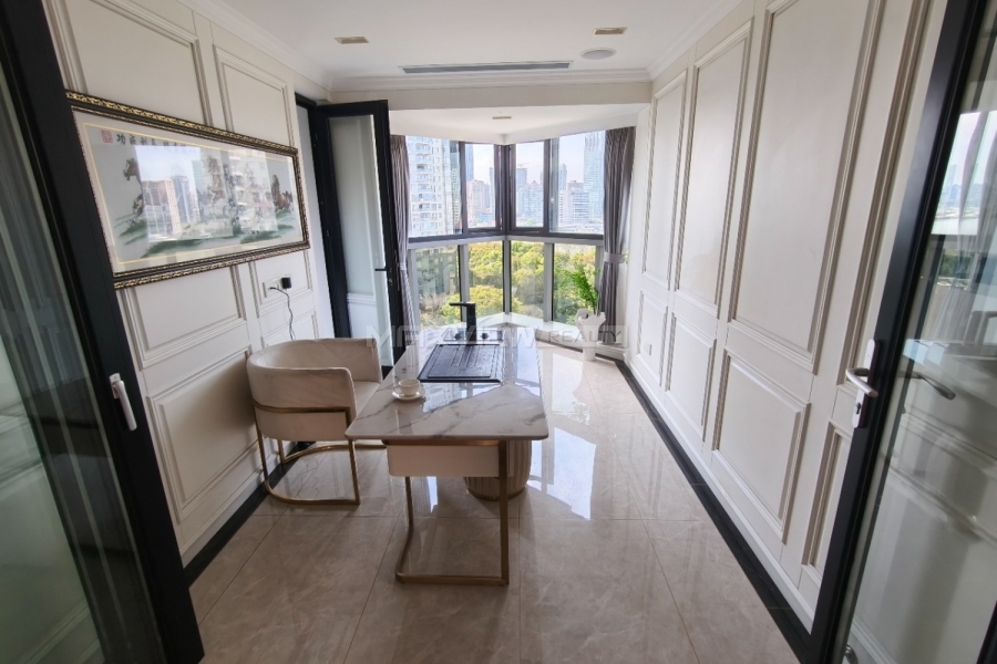 Summit Residence