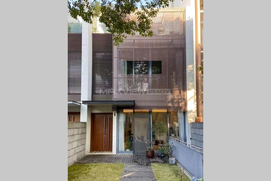 Townhouse in Lakeside Ville&nbsp;3bedroom&nbsp;404sqm&nbsp;&yen;35,000&nbsp;PRM20880