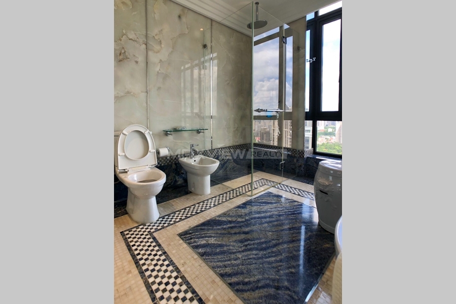 Penthouse in Le Chateau Huashan with a Roof Terrace&nbsp;5bedroom&nbsp;592sqm&nbsp;&yen;100,000&nbsp;PRM20955