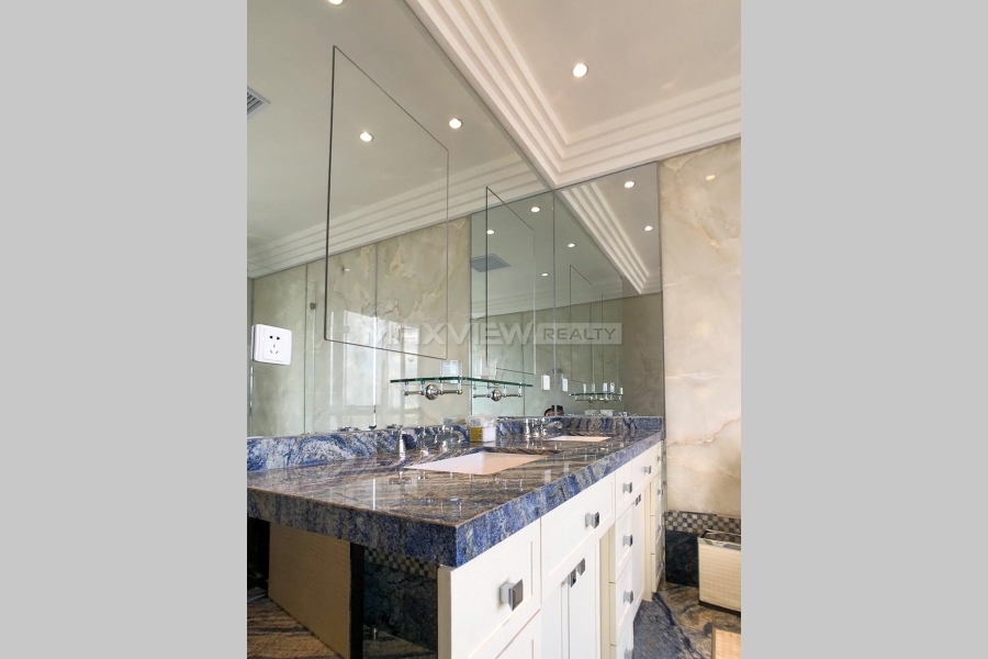 Penthouse in Le Chateau Huashan with a Roof Terrace&nbsp;5bedroom&nbsp;592sqm&nbsp;&yen;100,000&nbsp;PRM20955
