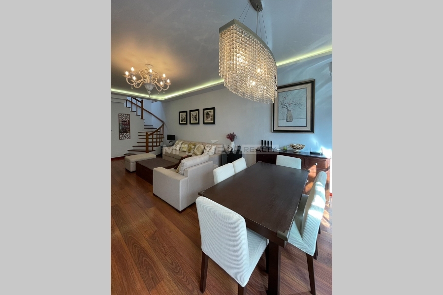 Old Lane House on Nanjing West Road with Private Garden and Roof Terrace&nbsp;4bedroom&nbsp;136sqm&nbsp;&yen;36,000&nbsp;PRM20990