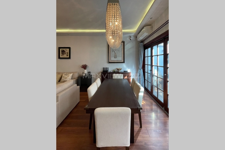 Old Lane House on Nanjing West Road with Private Garden and Roof Terrace&nbsp;4bedroom&nbsp;136sqm&nbsp;&yen;36,000&nbsp;PRM20990