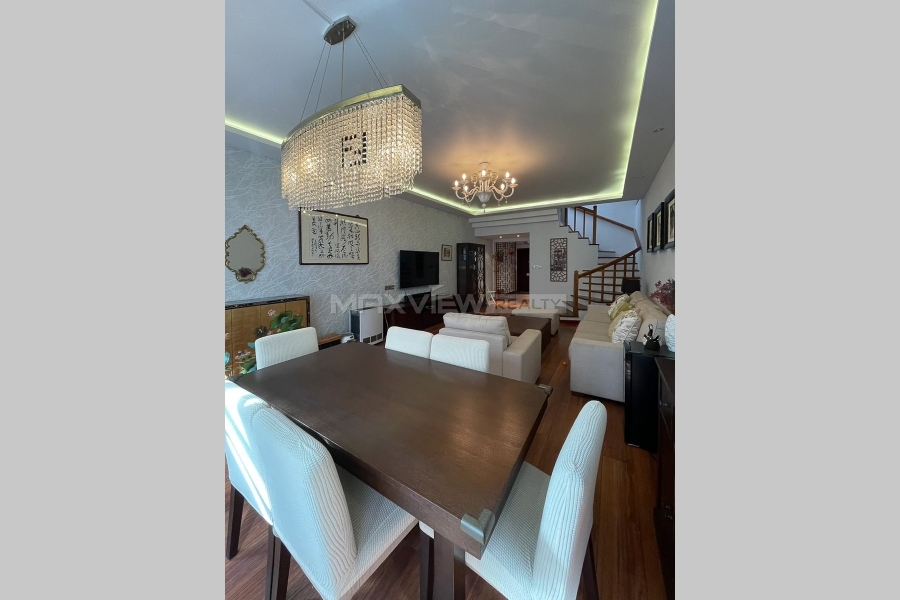Old Lane House on Nanjing West Road with Private Garden and Roof Terrace&nbsp;4bedroom&nbsp;136sqm&nbsp;&yen;36,000&nbsp;PRM20990