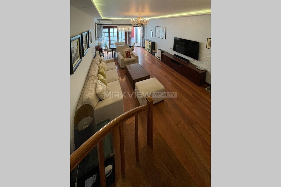 Old Lane House on Nanjing West Road with Private Garden and Roof Terrace&nbsp;4bedroom&nbsp;136sqm&nbsp;&yen;36,000&nbsp;PRM20990