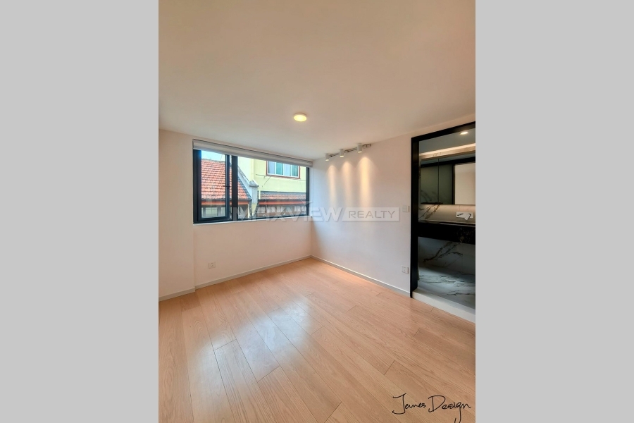 Old Lane House on Xiangyang South Road with Roof Terrace&nbsp;4bedroom&nbsp;168sqm&nbsp;&yen;40,000&nbsp;PRM21025