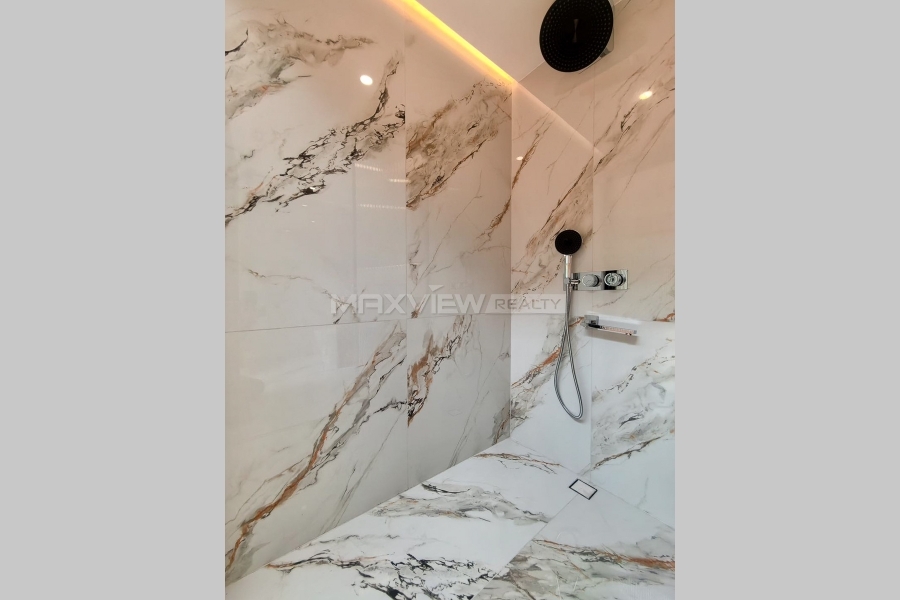 Old Lane House on Xiangyang South Road with Roof Terrace&nbsp;4bedroom&nbsp;168sqm&nbsp;&yen;40,000&nbsp;PRM21025