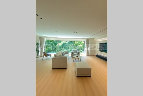 Shimao Riviera Garden 3 Bedroom Apartment with a Private Terrace