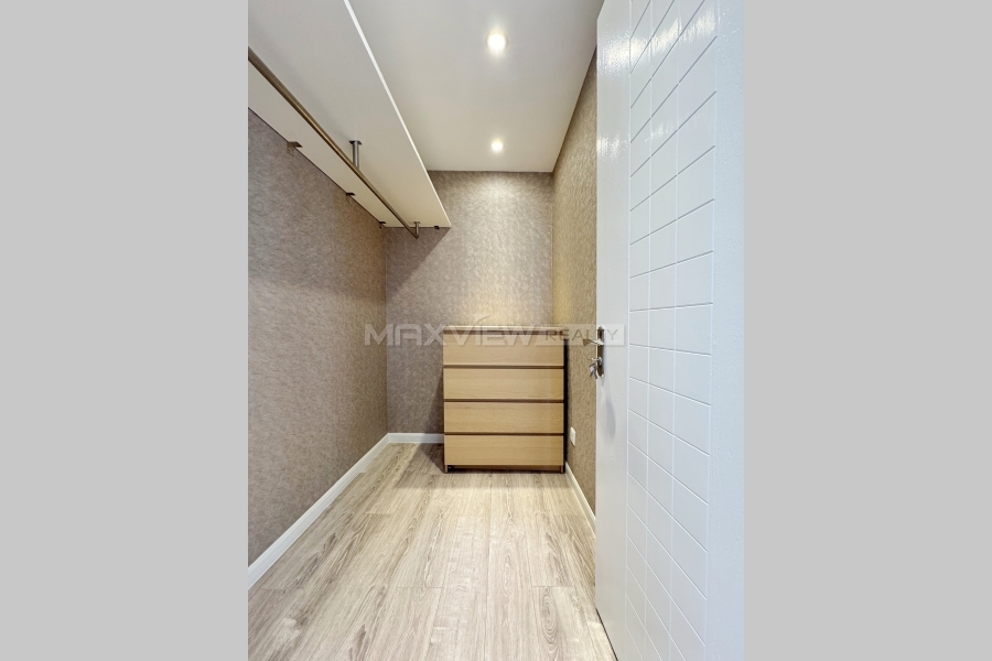 High-Floor Four-Bedroom Apartment with Panoramic Views at Top of City&nbsp;4bedroom&nbsp;210sqm&nbsp;&yen;40,000&nbsp;PRM21095