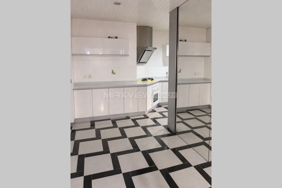 Spacious Four-Bedroom Family Apartment at Green Court&nbsp;4bedroom&nbsp;270sqm&nbsp;&yen;35,000&nbsp;PRM21090