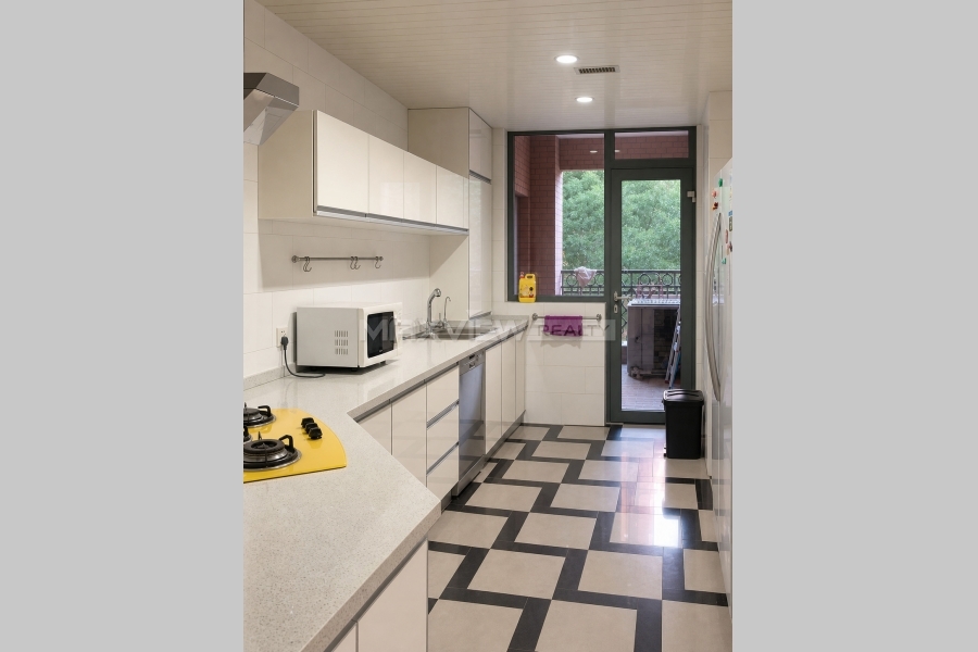 Spacious Four-Bedroom Family Apartment at Green Court&nbsp;4bedroom&nbsp;270sqm&nbsp;&yen;35,000&nbsp;PRM21090