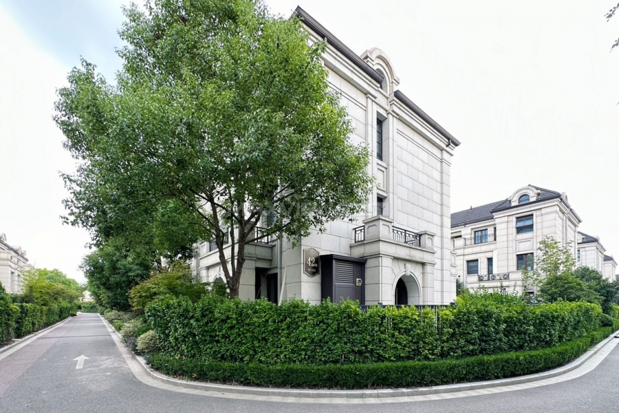 Furnished 4-Bedroom Villa at Glorious Classic&nbsp;4bedroom&nbsp;258sqm&nbsp;&yen;35,000&nbsp;PRM21099
