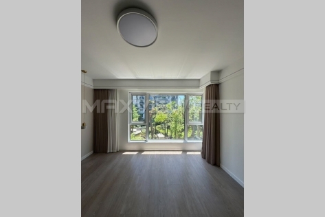 Quiet 3-Bedroom Apartment at The Summit