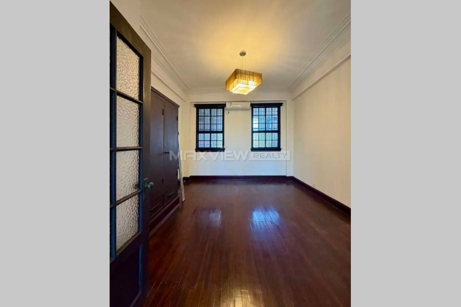 Historic 3-Bedroom Old Apartment on Middle Huaihai Road&nbsp;3bedroom&nbsp;180sqm&nbsp;&yen;38,000&nbsp;PRM21108