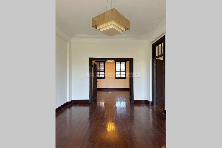 Historic 3-Bedroom Old Apartment on Middle Huaihai Road&nbsp;3bedroom&nbsp;180sqm&nbsp;&yen;38,000&nbsp;PRM21108