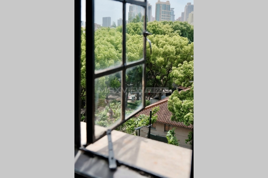 Historic 3-Bedroom Old Apartment on Middle Huaihai Road&nbsp;3bedroom&nbsp;180sqm&nbsp;&yen;38,000&nbsp;PRM21108